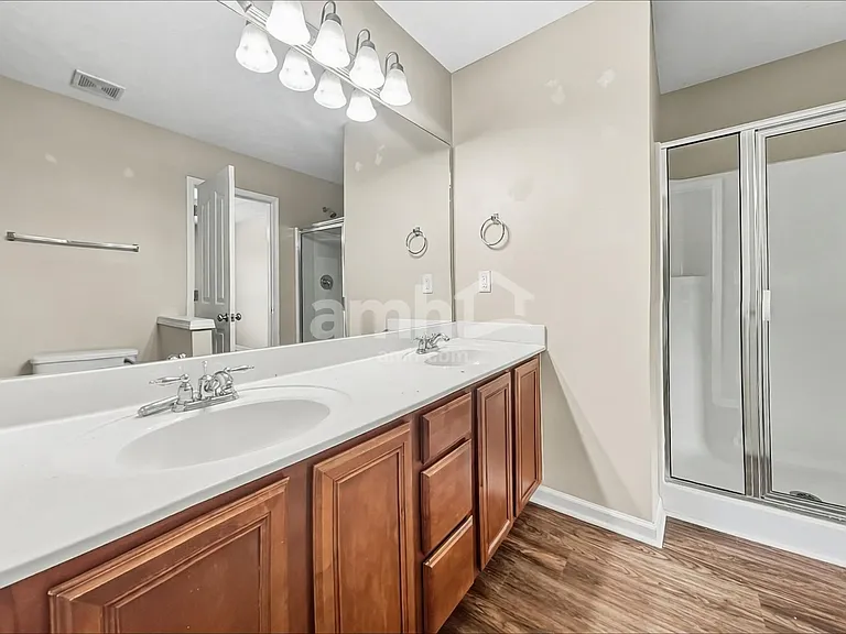 2053 Leefield Dr — Photo 11