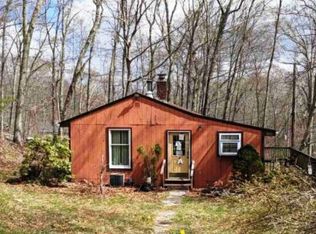 20 Overlook Rd W, North Stonington, CT 06359