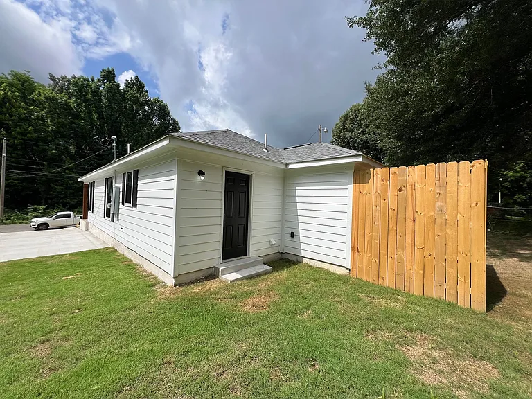 932 Eyers Rd — Photo 10