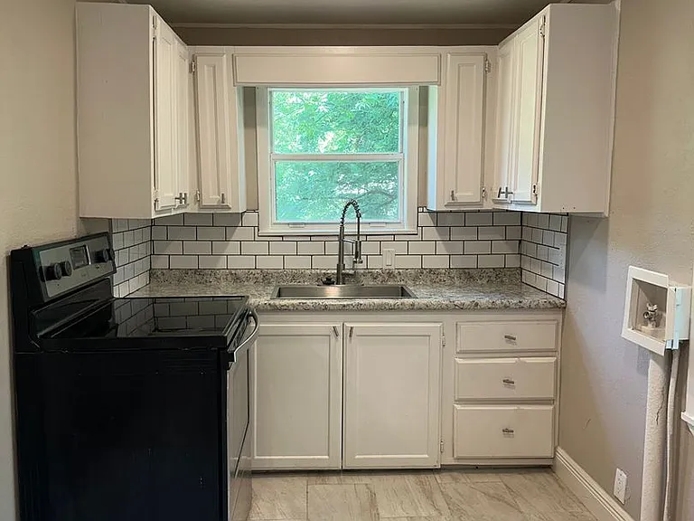 818 N 25th St — Photo 9