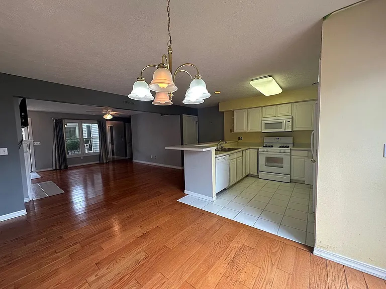 12 Yotzonot Dr — Photo 9