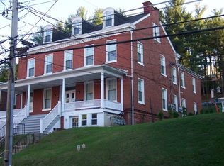 32 Hanover St #C, Glen Rock, PA 17327