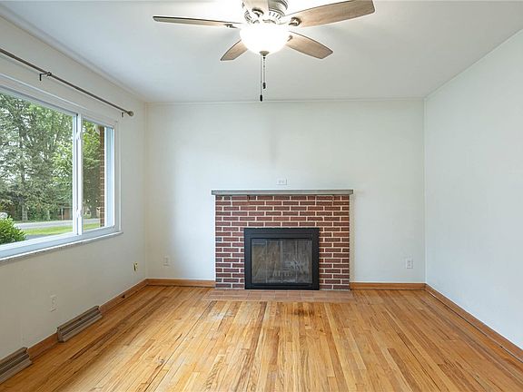 5th image of 176 Purcell Dr