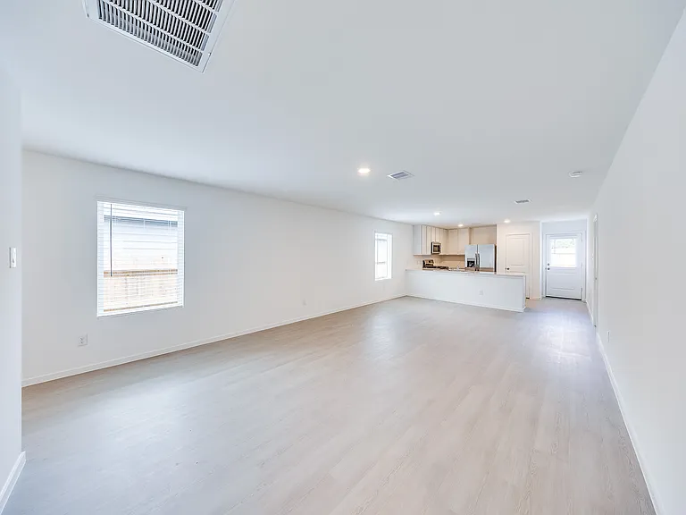 21099 Santopadre St — Photo 13