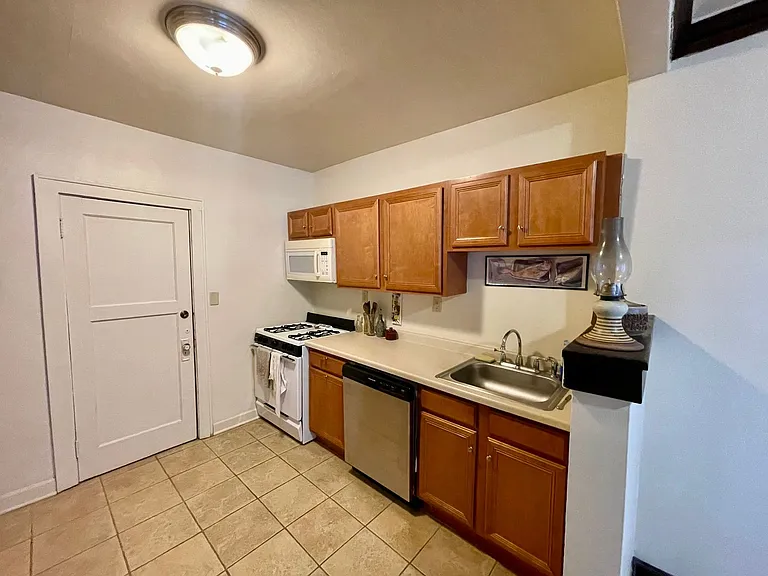2615 N Cramer St — Photo 5