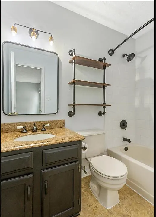 Rowanberry Dr, Elkridge — Photo 1