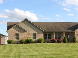 9160 Schmalz Rd, Saint Jacob, IL 62281