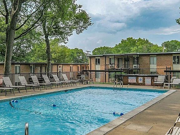 3rd image of 2601 Hillsboro Pike APT Q8