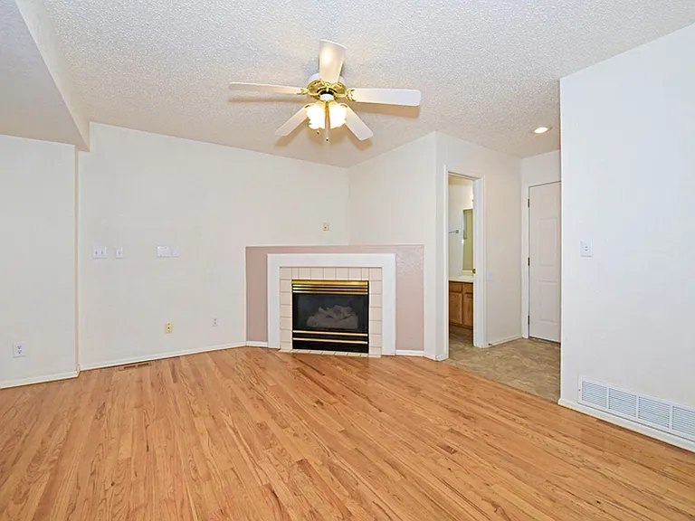 8380 Wilmington Dr — Photo 6