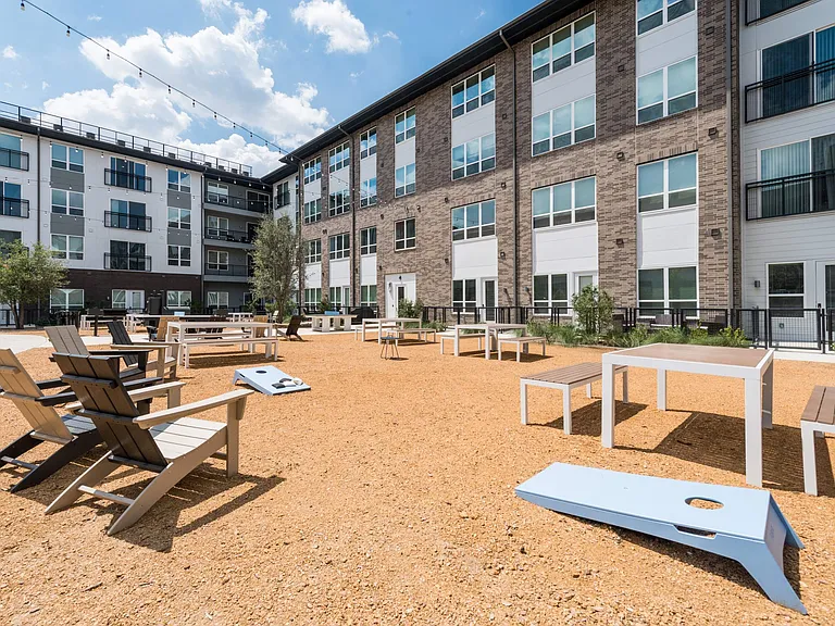 Cypress at Trinity Groves — Photo 44