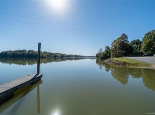 135 Gardner Point Dr, Stony Point, NC 28678