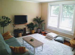 18 S Side Pl, Tuxedo Park, NY 10987