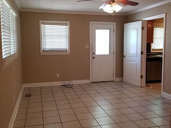 5th image of 1106 E 10th St