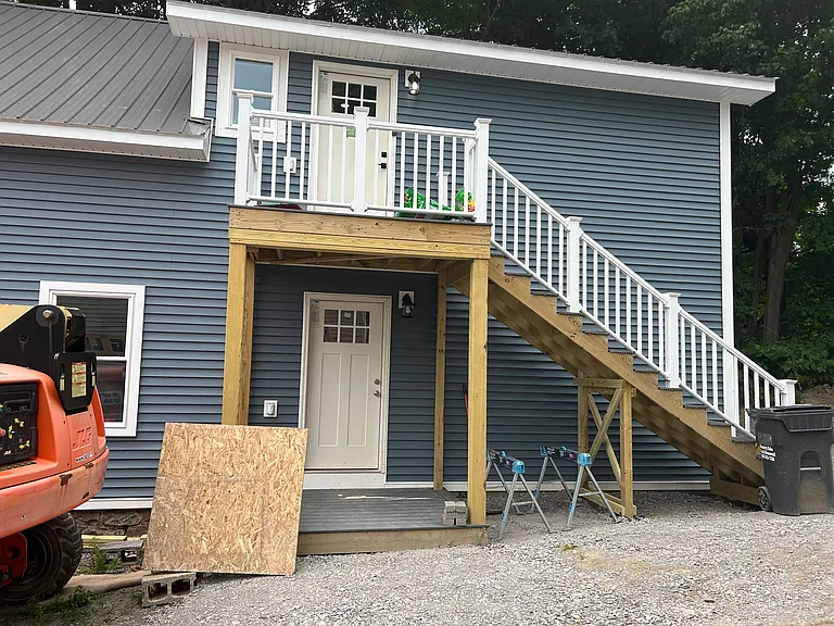 42 Riverside Dr — Photo 2