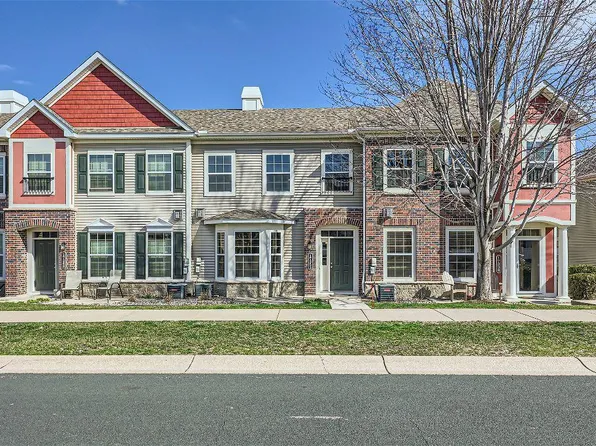 17352 72nd Ave N #1202, Maple Grove, MN 55311