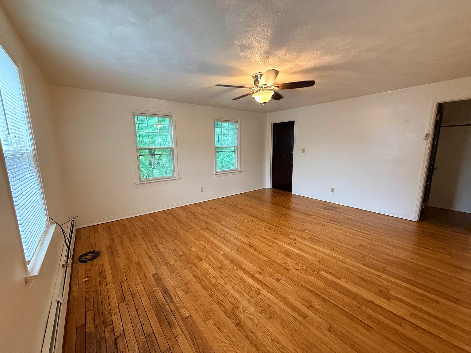 2 bed, 1000 sqft, $1,250 — Photo 2