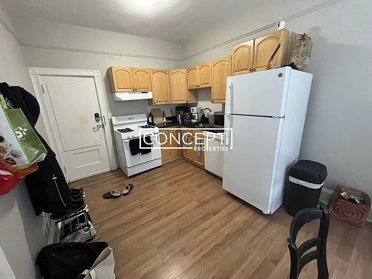 45-47 Baystate Rd — Photo 12