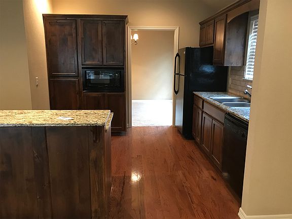 5th image of 2631 Barcelona Ave