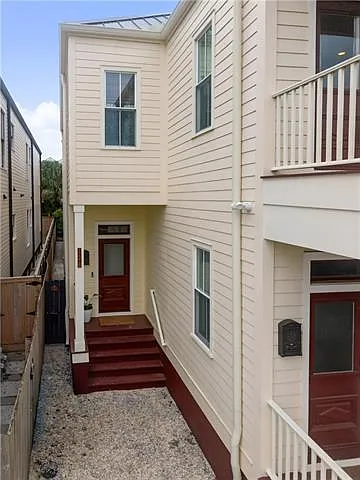 2 bed, 2.0 bath, 1128 sqft, $2,600 — Photo 2