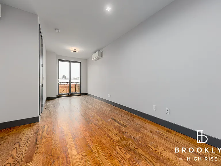 1461 Gates Ave #4A — Photo 5