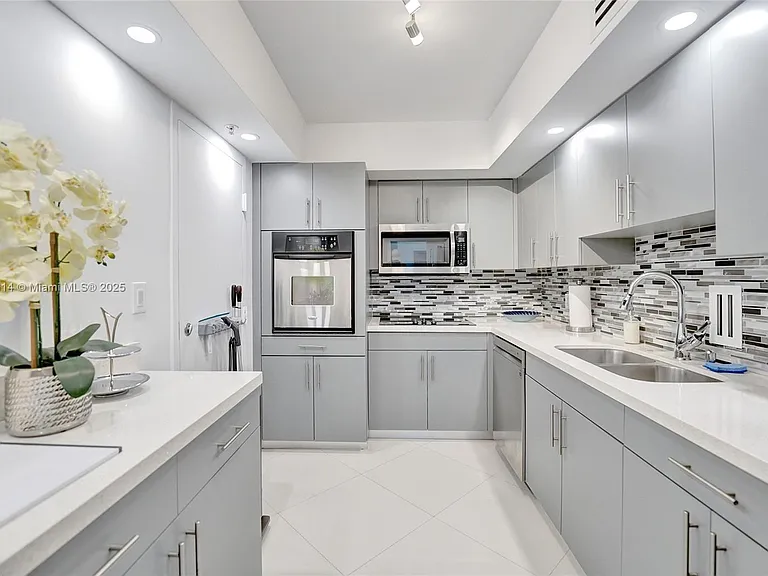 4001 S Ocean Dr #16P — Photo 50
