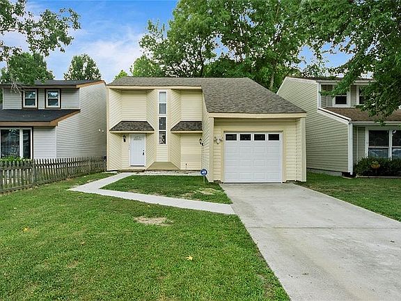2nd image of 1420 Bridle Creek Blvd