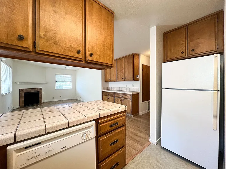 2224-2252 W Clay St — Photo 12