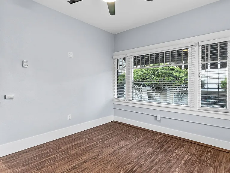 138 Elm Avenue — Photo 41