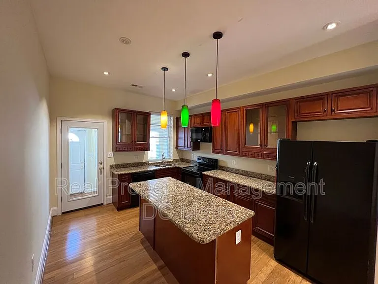 32 Quincy Pl NE #NE — Photo 12