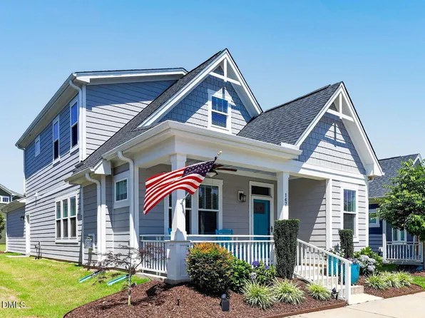 147 Village Walk Dr, Clayton, NC 27527