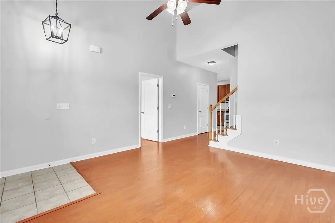 Building Photo - 120 Cromer St
