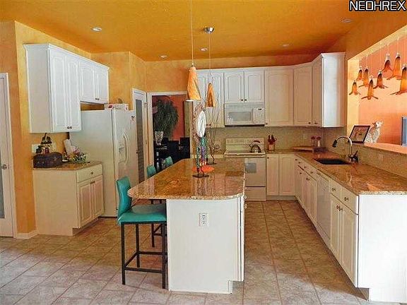 5th image of 5461 Jacqueline Ln