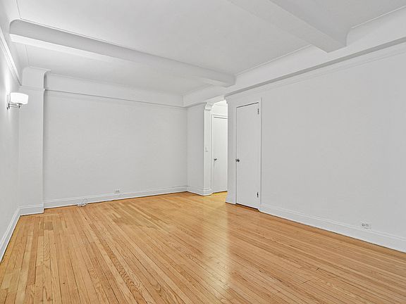 4th image of 440 W 34th St APT 4H