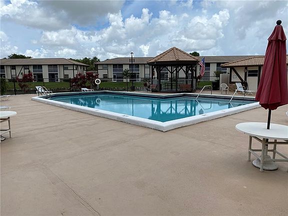 4th image of 2305 NW 89th Dr APT 708