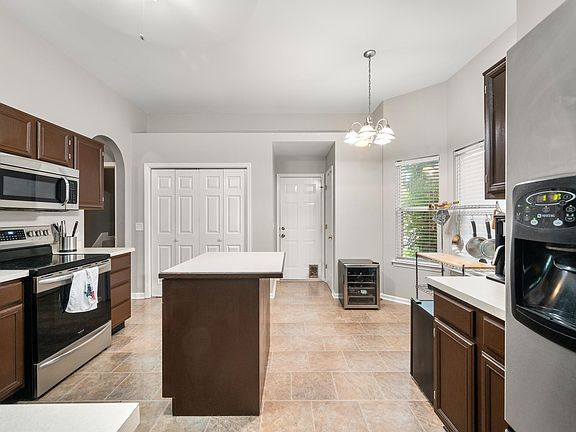 3rd image of 163 Northlake Dr