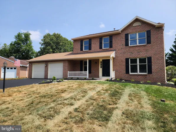 5 Dartmouth Dr, Hagerstown, MD 21742