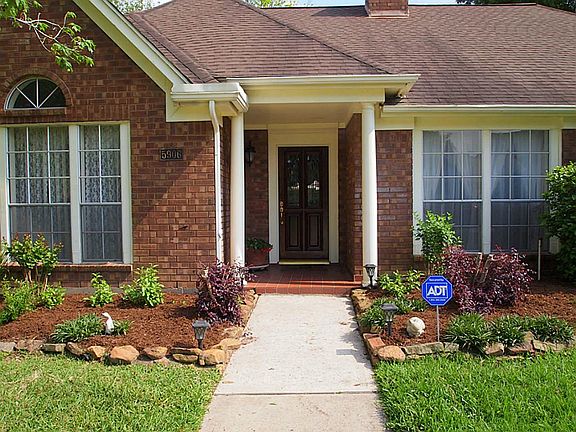 2nd image of 5906 Ancient Oaks Dr