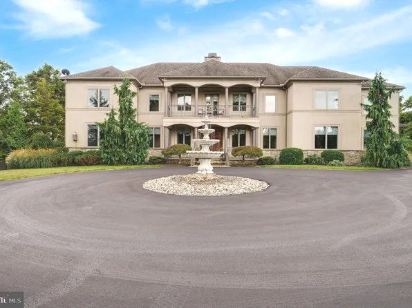 12 Chestnut Hill Dr, Mohnton, PA 19540