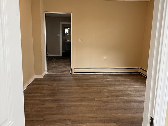 2nd image of 47 Franklin St APT 1