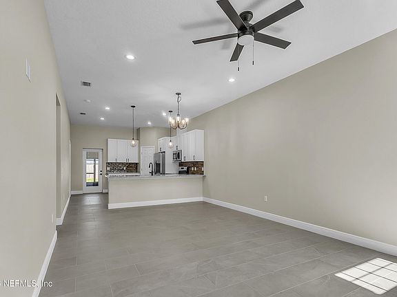 5th image of 15 WELLHAM Lane