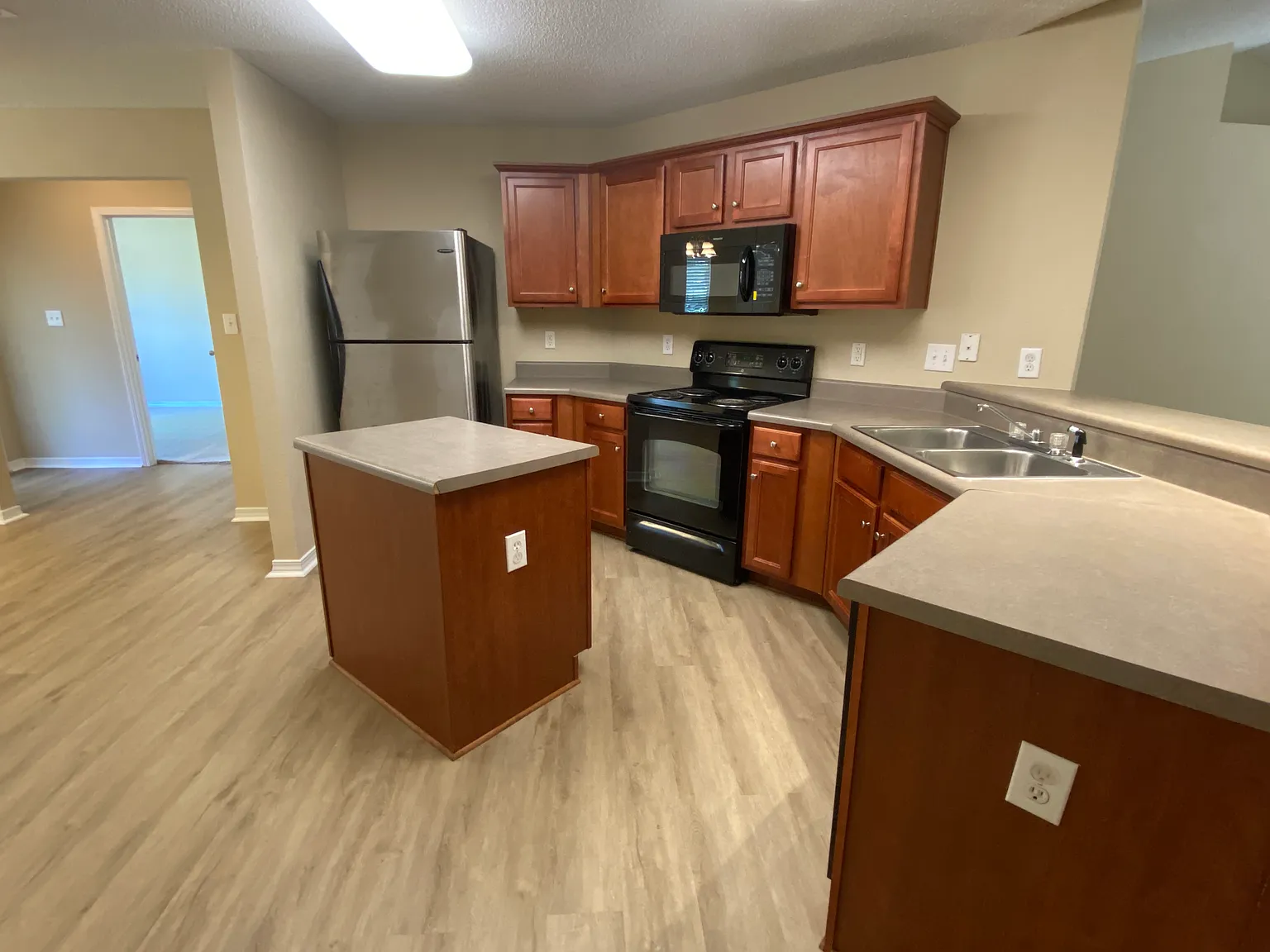 Available Mid September4 Bedroom / 2 Bath In Spanish Fort! — Photo 3