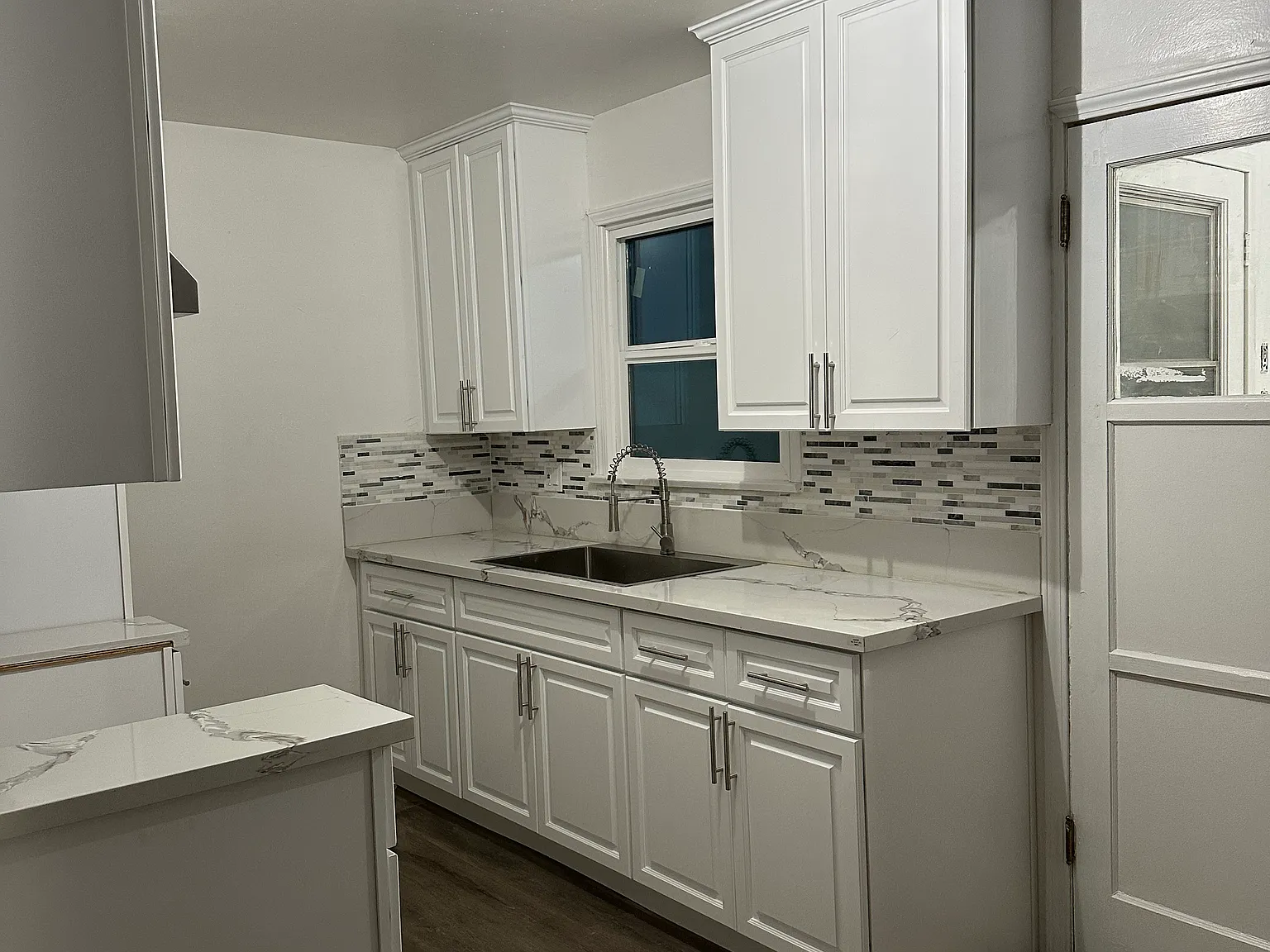 2 bed, 770 sqft, $2,500 — Photo 3