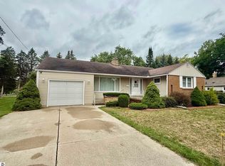 445 Yale Ave, Alma, MI 48801