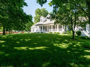 2412 Hillview Dr, Manhattan, KS 66502