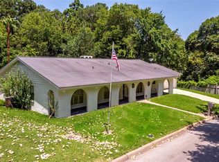 1726 Avenue Q, Huntsville, TX 77340