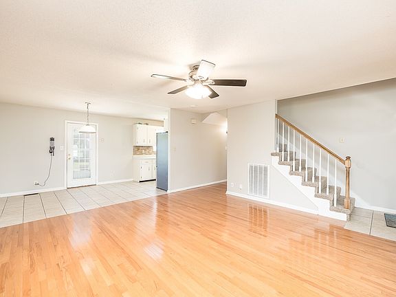 5th image of 1355 Jenny Ln