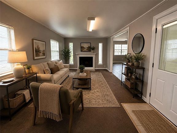 3rd image of 1108 Evergreen Dr