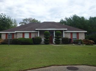 1325 Colonial Hills Dr, Mobile, AL 36695