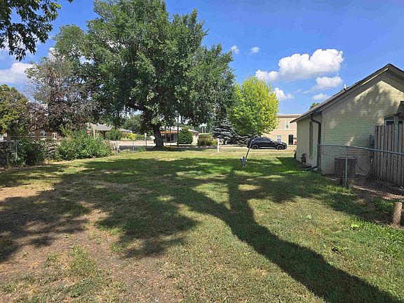 5th image of 715 Douglas Ave