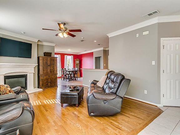 4th image of 2628 Chadwick Dr